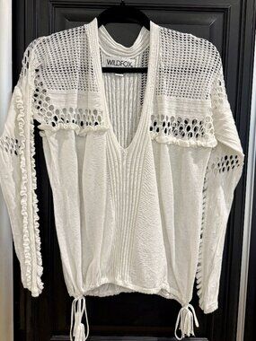 Beautiful Wildfox Sweater! Size small